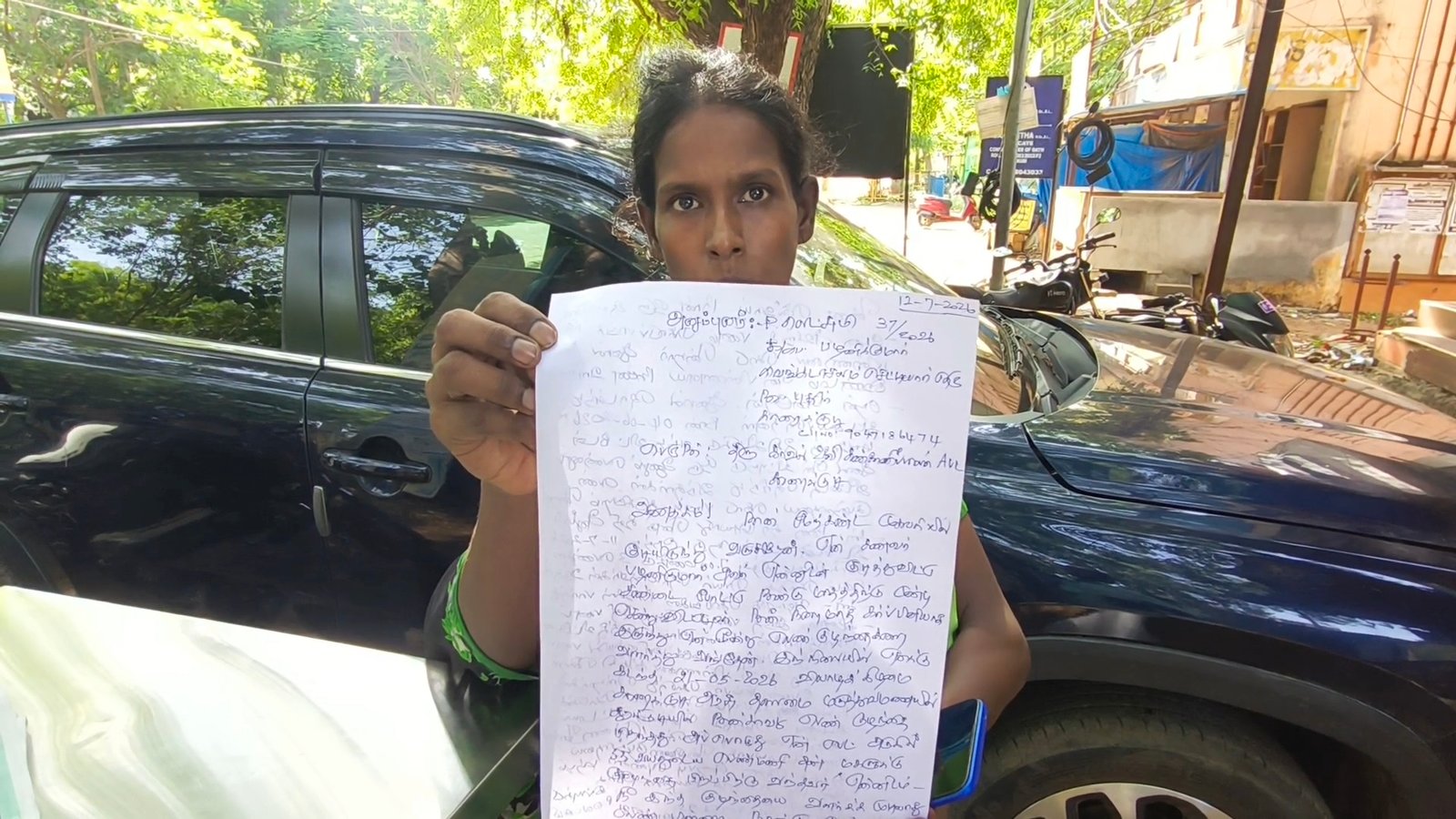 காரைக்குடியில் இரண்டு மாத பெண் குழந்தையை எடுத்துச் சென்ற நபர்கள் மீது தாய் காவல் நிலையத்தில் புகார்.