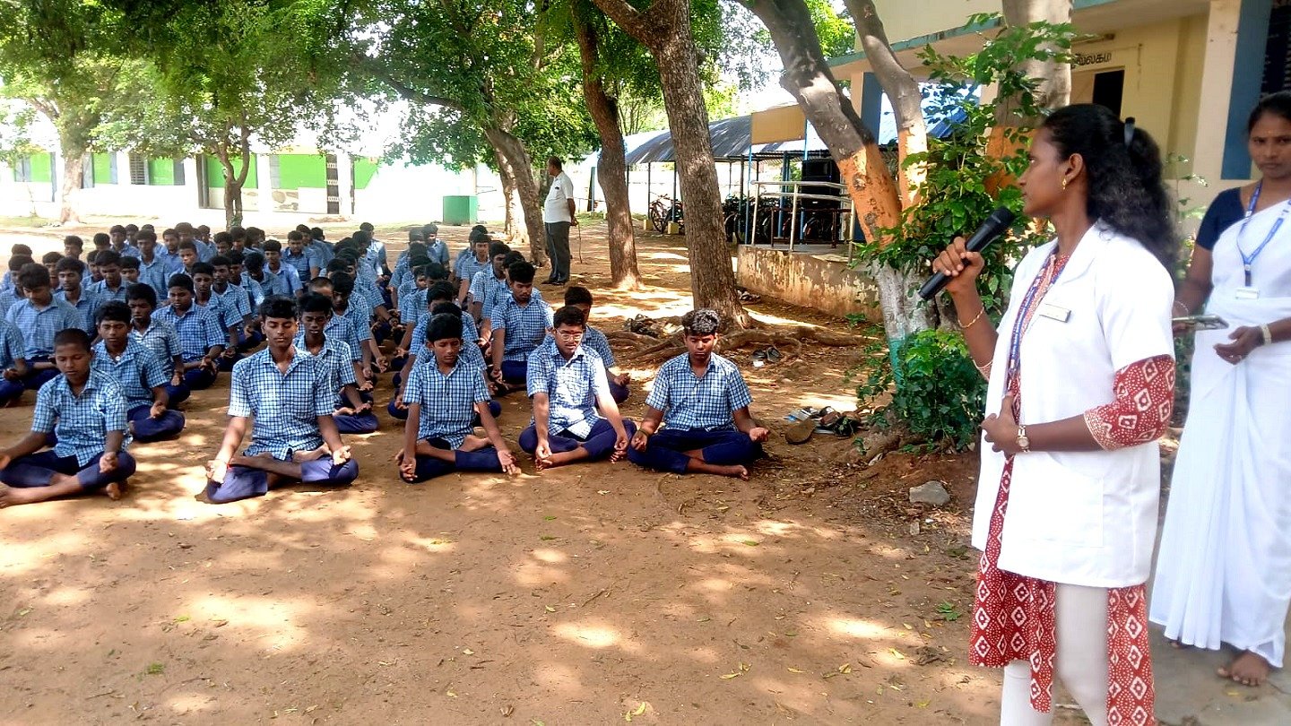 திருப்பத்தூர் அரசு பள்ளியில் சர்வதேச யோகா தினம்