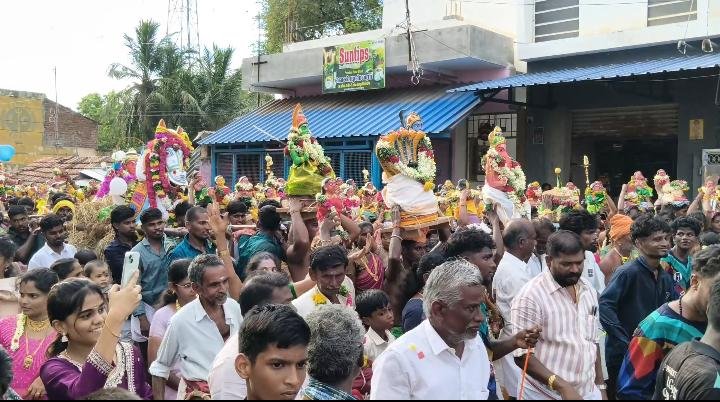 ஏ. விளாக்குளம் நிறைகுளத்து அய்யனார் கோவிலில் புரவி எடுப்பு விழா