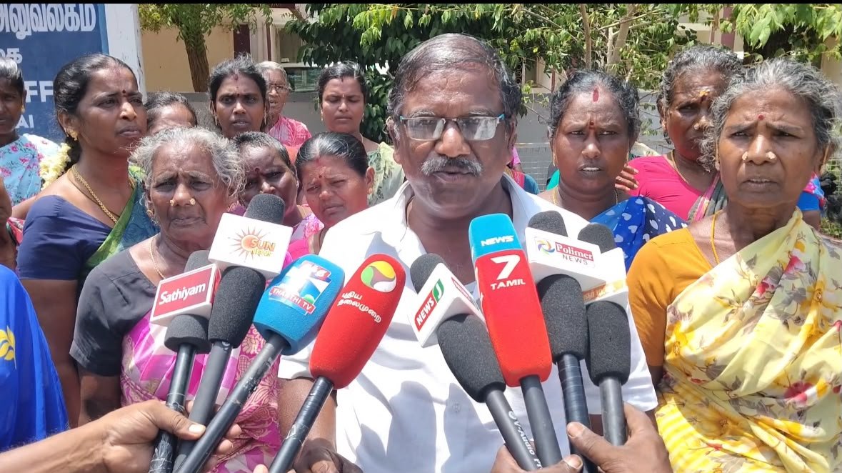 காளையார்கோவில் அருகே ககோலாந்தி &ndash; கூத்தணி கிராம மக்களின் 4 கோரிக்கையினை நிறைவேற்றக்கோரி மாவட்ட ஆட்சியரிடம் மனு