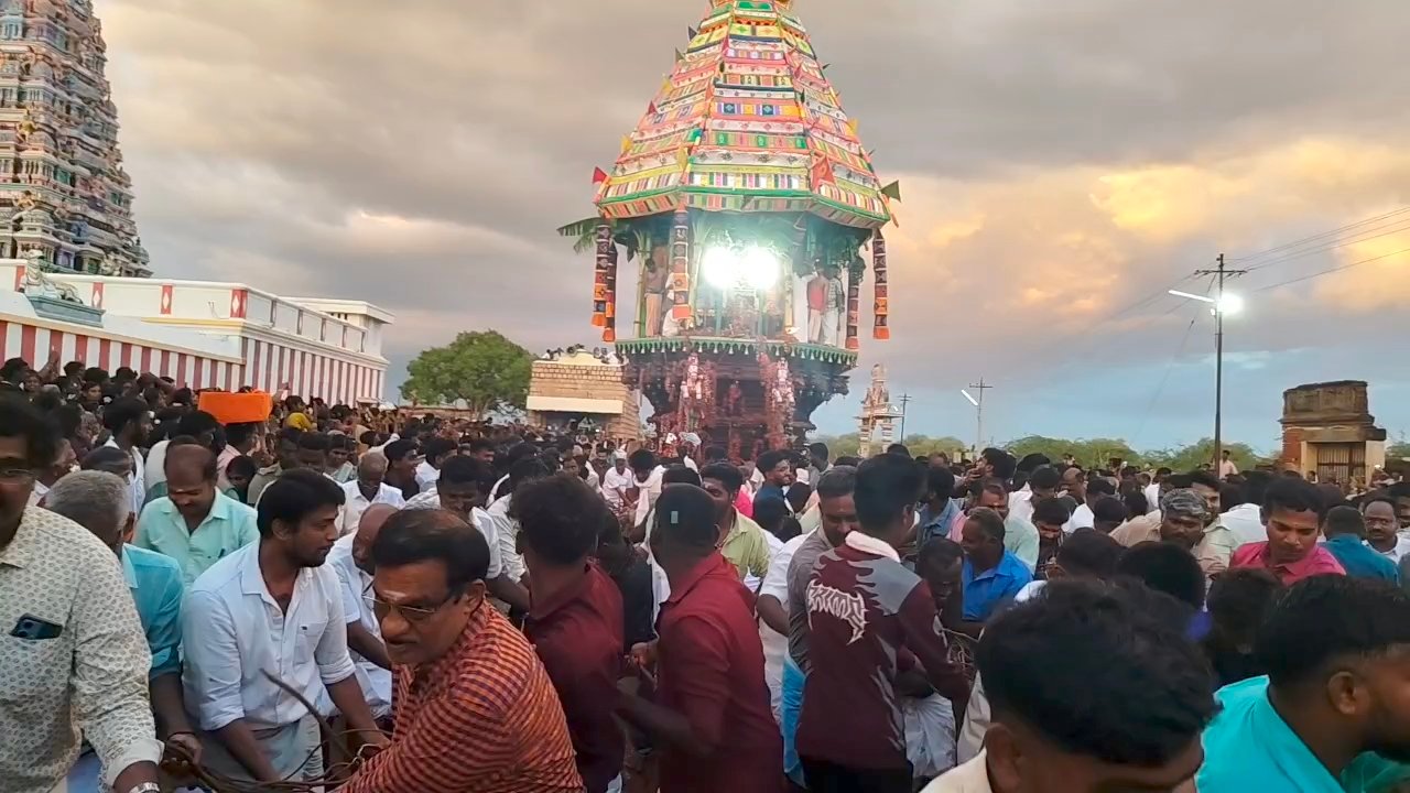 பாகனேரி புல்வநாயகி அம்மன் கோவிலில் ஆனித் தேரோட்டக் கோலாகலம் 