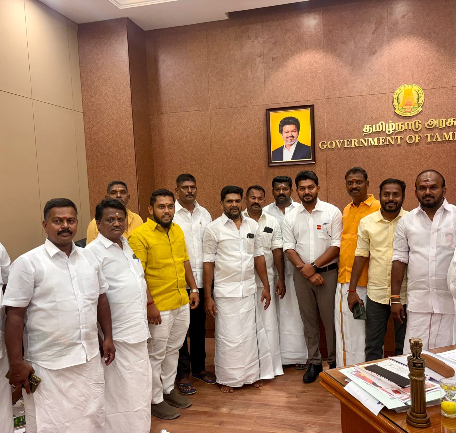 அமமுக நிர்வாகிகள் தவெகவில் இணைந்தனர் 